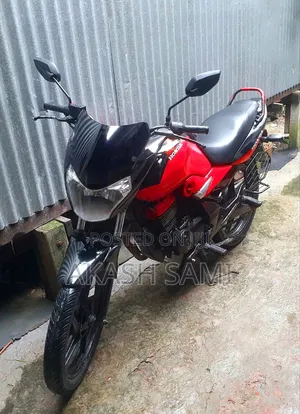 Photo - Honda 2013 Red