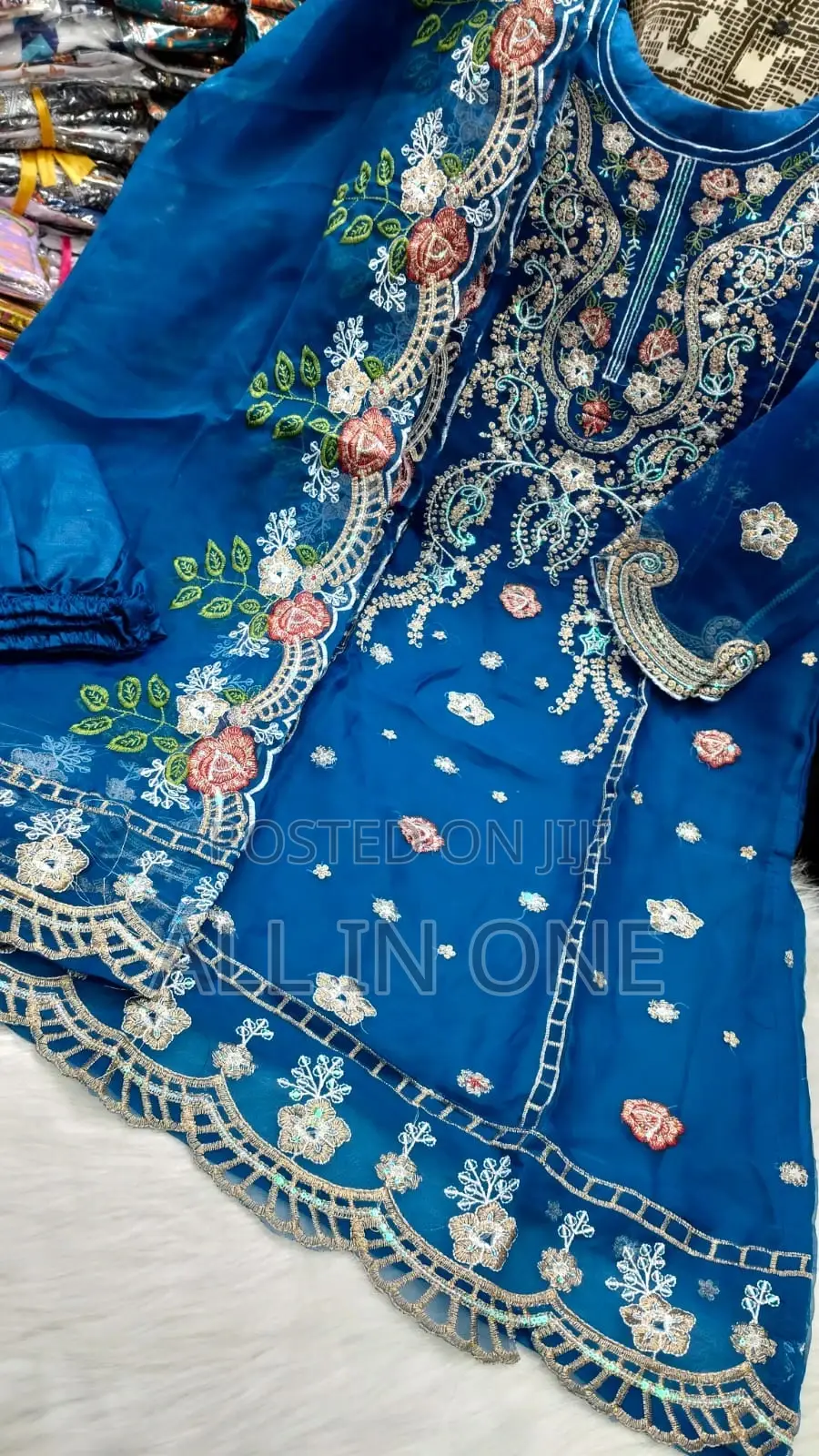 Pakistani Design 4-Piece Sada Bahar Tissue Set