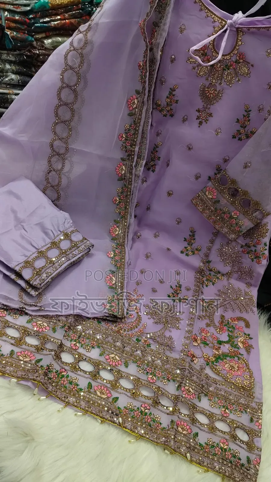 Pakistani Design 4-Piece Sada Bahar Tissue Set