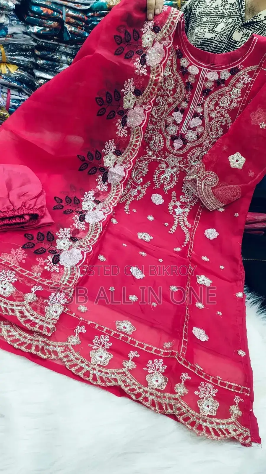 Pakistani Design 4-Piece Sada Bahar Tissue Set
