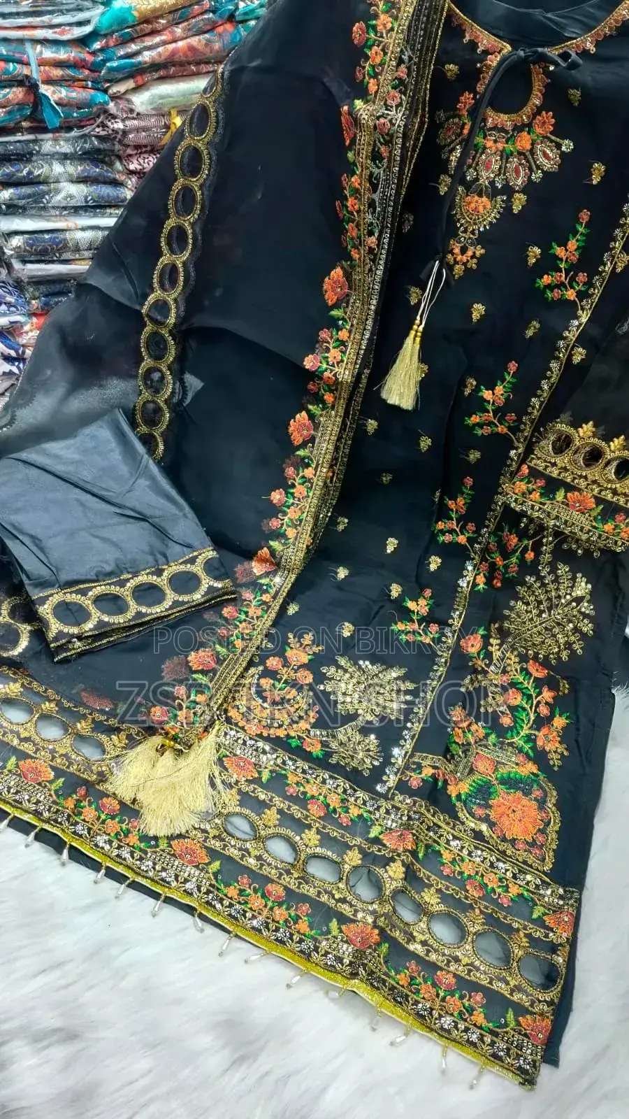 Pakistani Design 4-Piece Sada Bahar Tissue Set