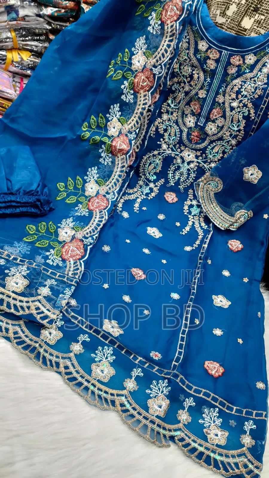 Pakistani Design 4-Piece Sada Bahar Tissue Set