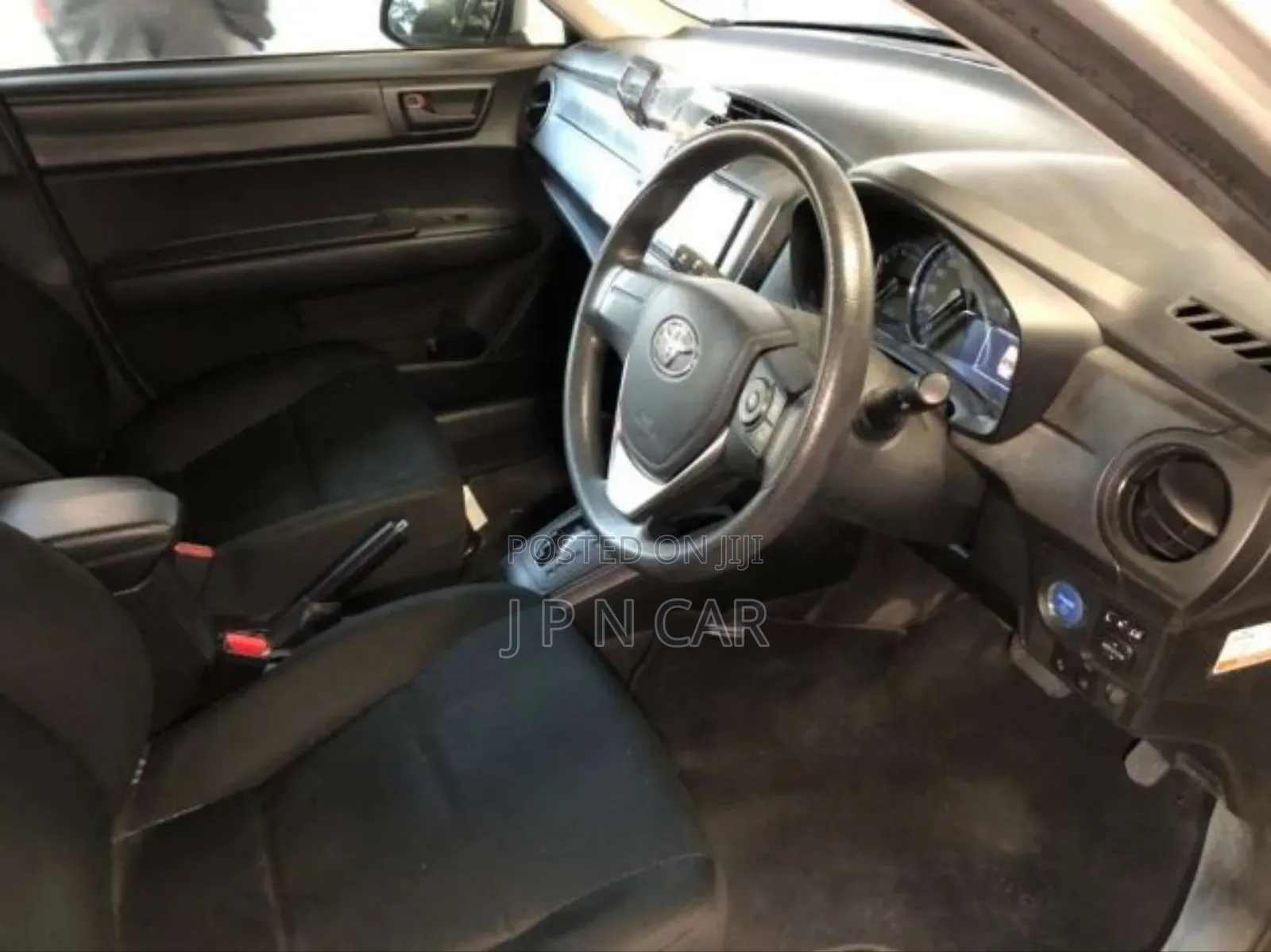 Toyota Axio 1.5 Hybrid 2WD 2020 Silver