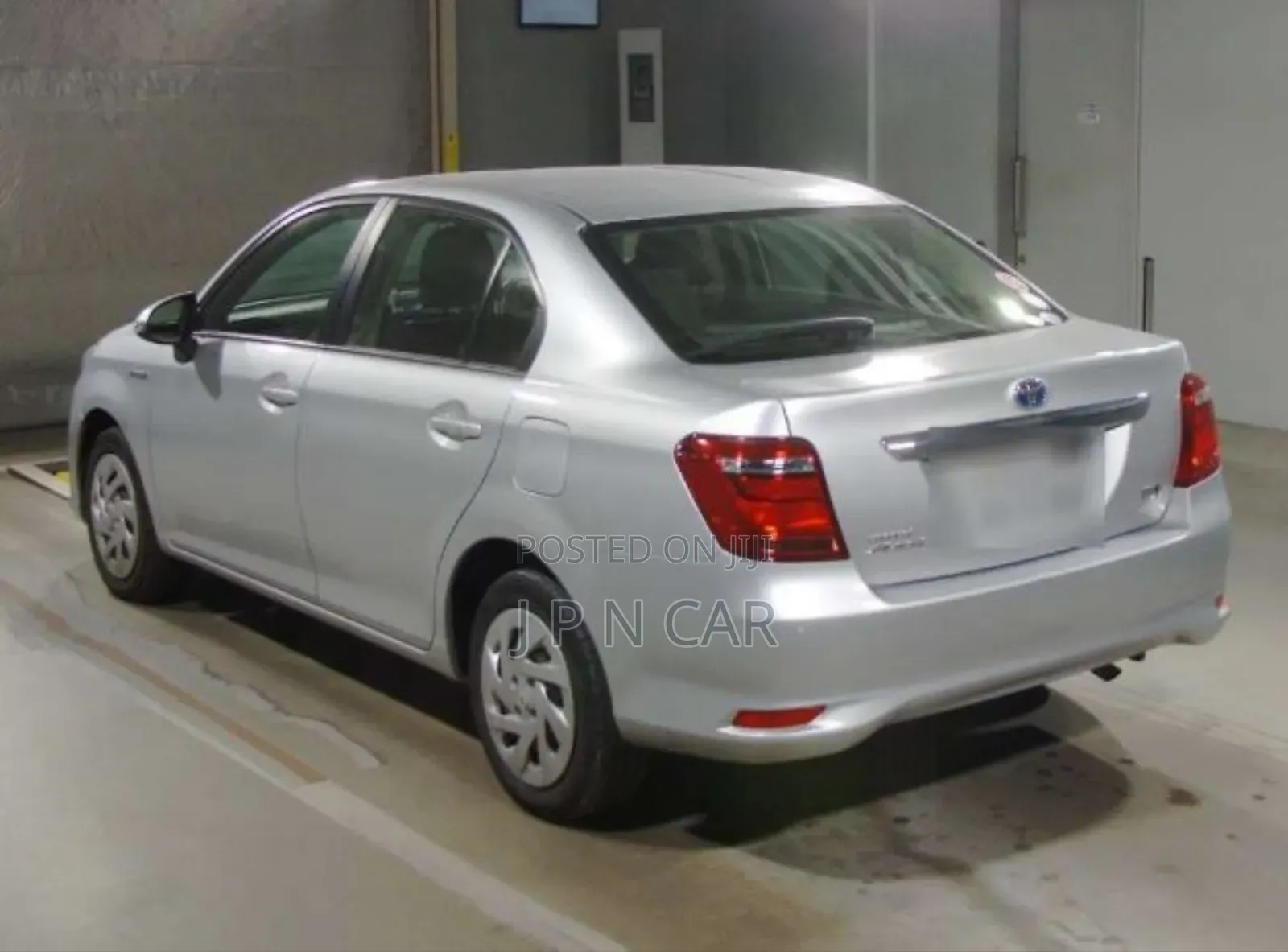 Toyota Axio 1.5 Hybrid 2WD 2020 Silver