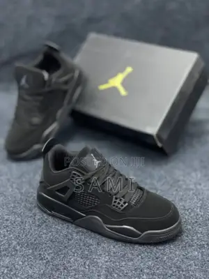 Photo - Jordan 4 Military Full Black Edition