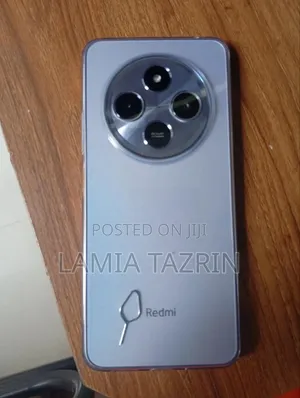 Photo - RED Hydrogen One 128 GB Purple