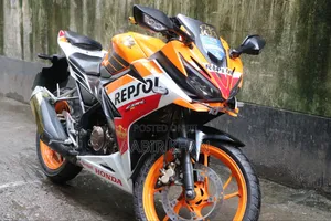 Photo - Honda CBR 2016 Orange