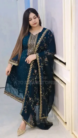 Photo - Georgette Embroidered Four-Piece Set