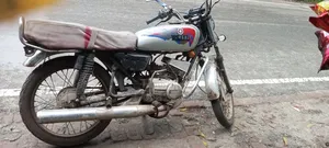 Photo - Yamaha Crux 2012 White