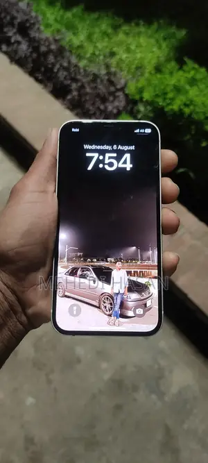 Photo - Apple iPhone 12 64 GB White