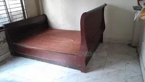 Photo - Canadian Oak Wooden Bed