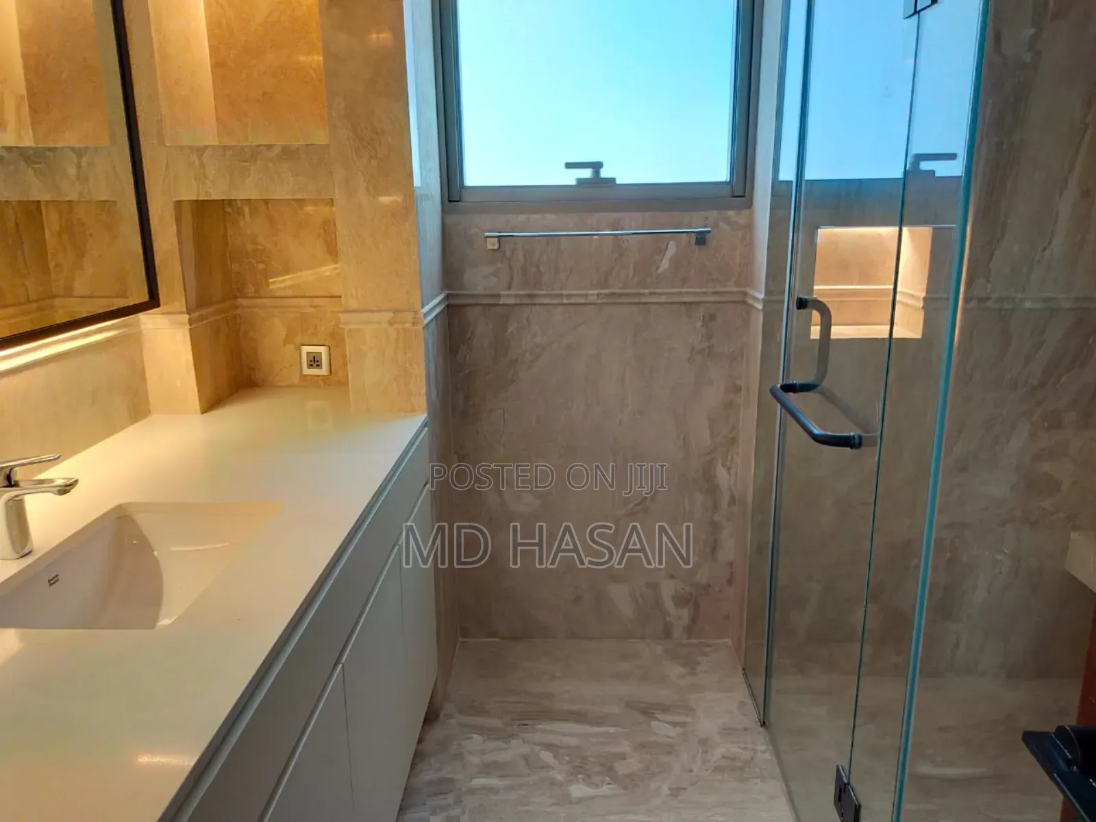 4bdrm Apartment in Gym& Pool Semi for rent