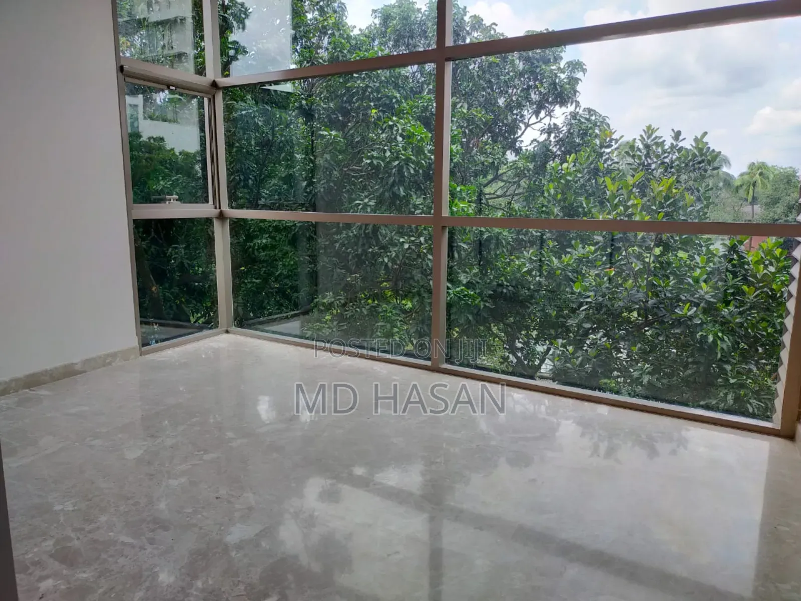 4bdrm Apartment in Gym& Pool Semi for rent