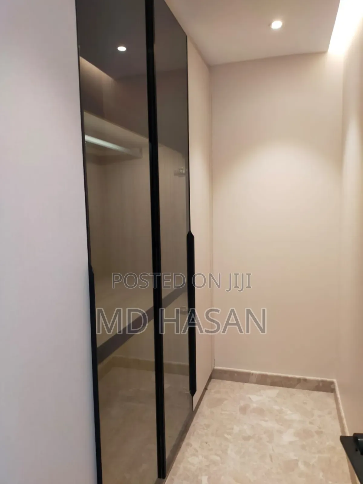 4bdrm Apartment in Gym& Pool Semi for rent