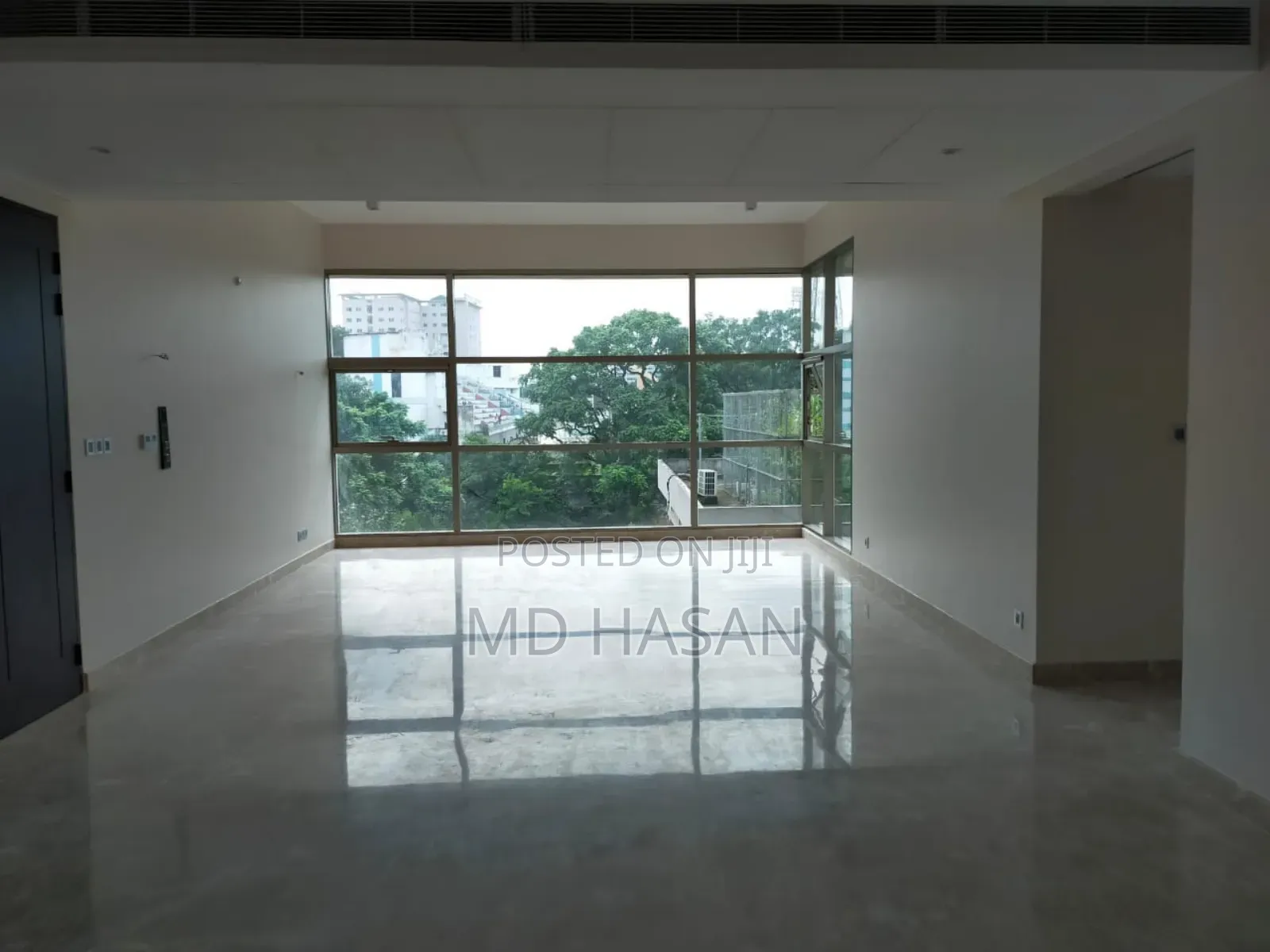 4bdrm Apartment in Gym& Pool Semi for rent