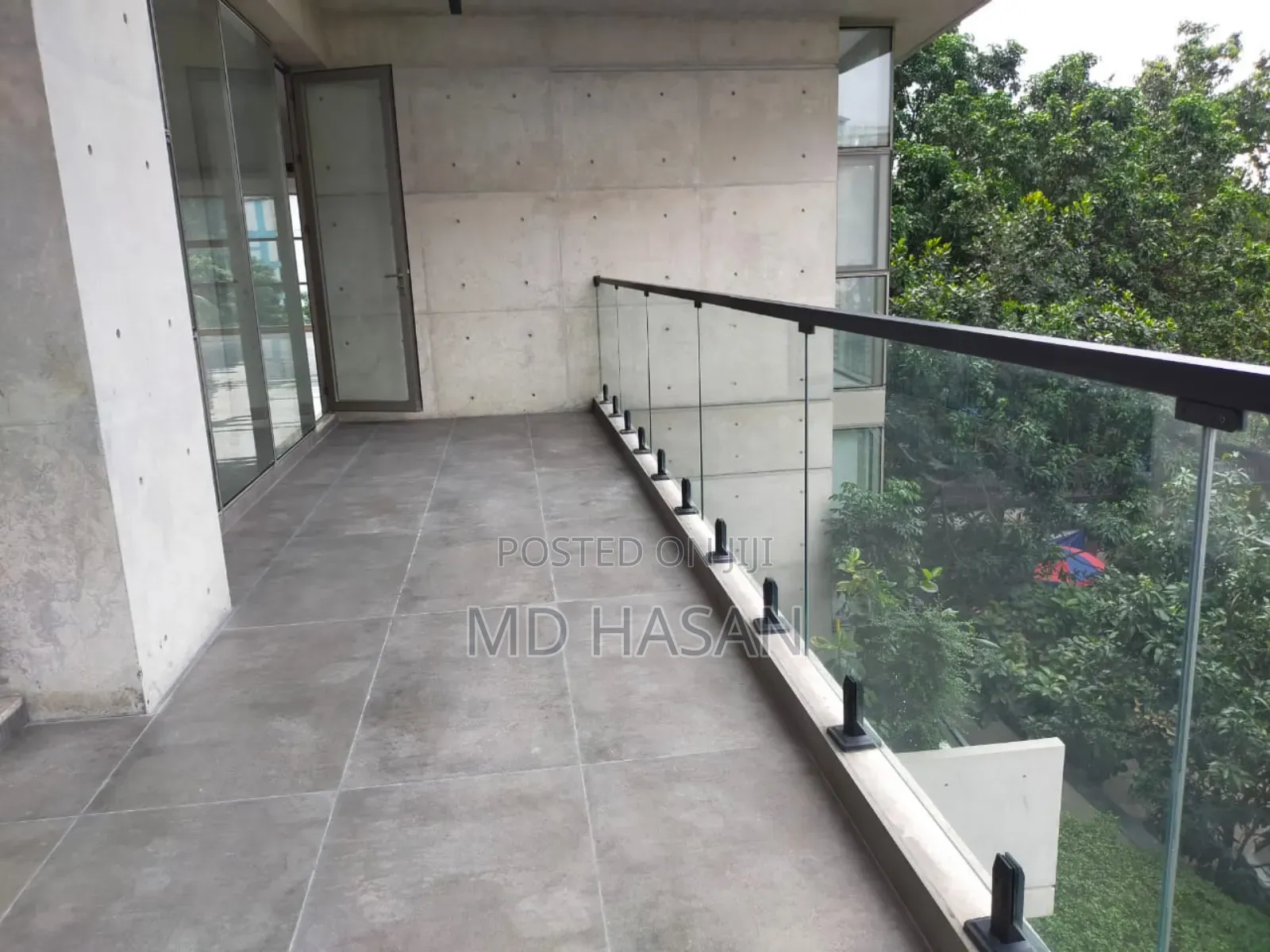 4bdrm Apartment in Gym& Pool Semi for rent