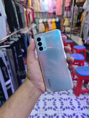 Photo - Realme GT Master Edition 128 GB Purple