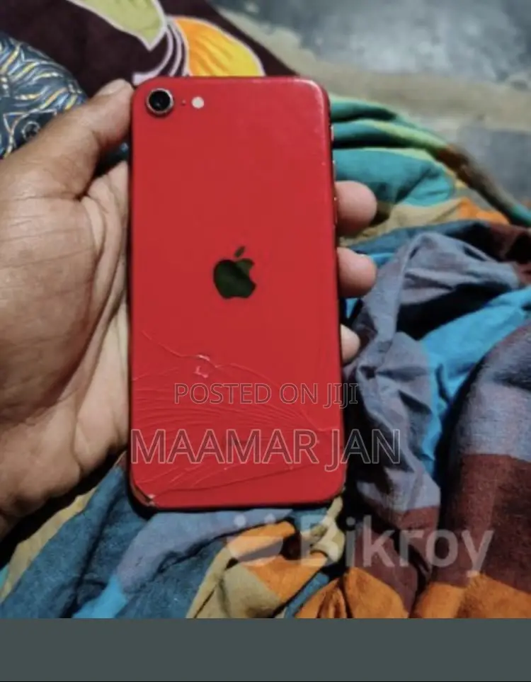 Apple iPhone SE (2022) 128 GB Red