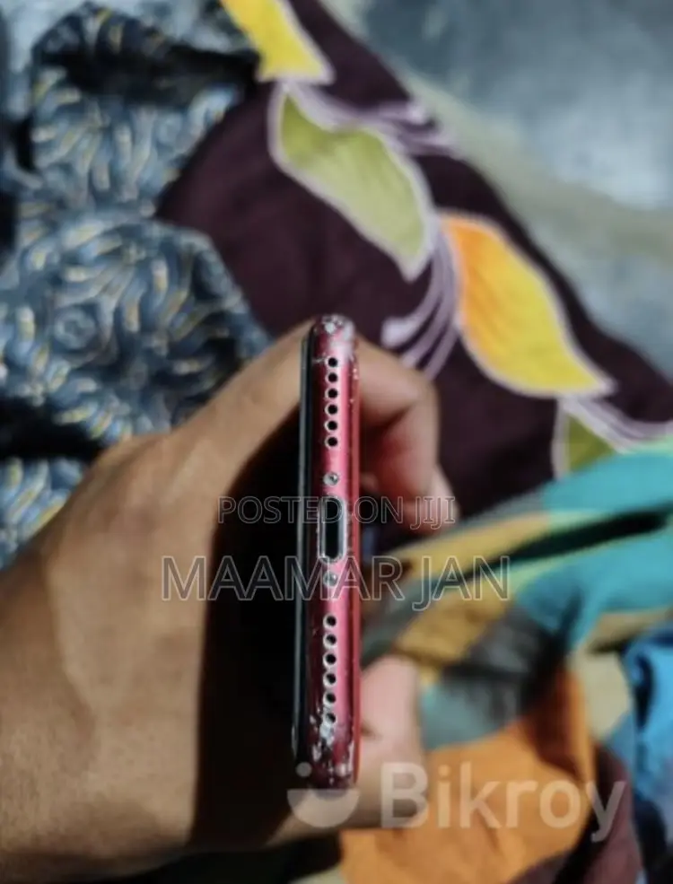 Apple iPhone SE (2022) 128 GB Red