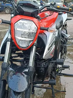 Photo - New Suzuki GSR 2025 Orange