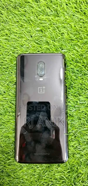 Photo - OnePlus 6T 128 GB Red