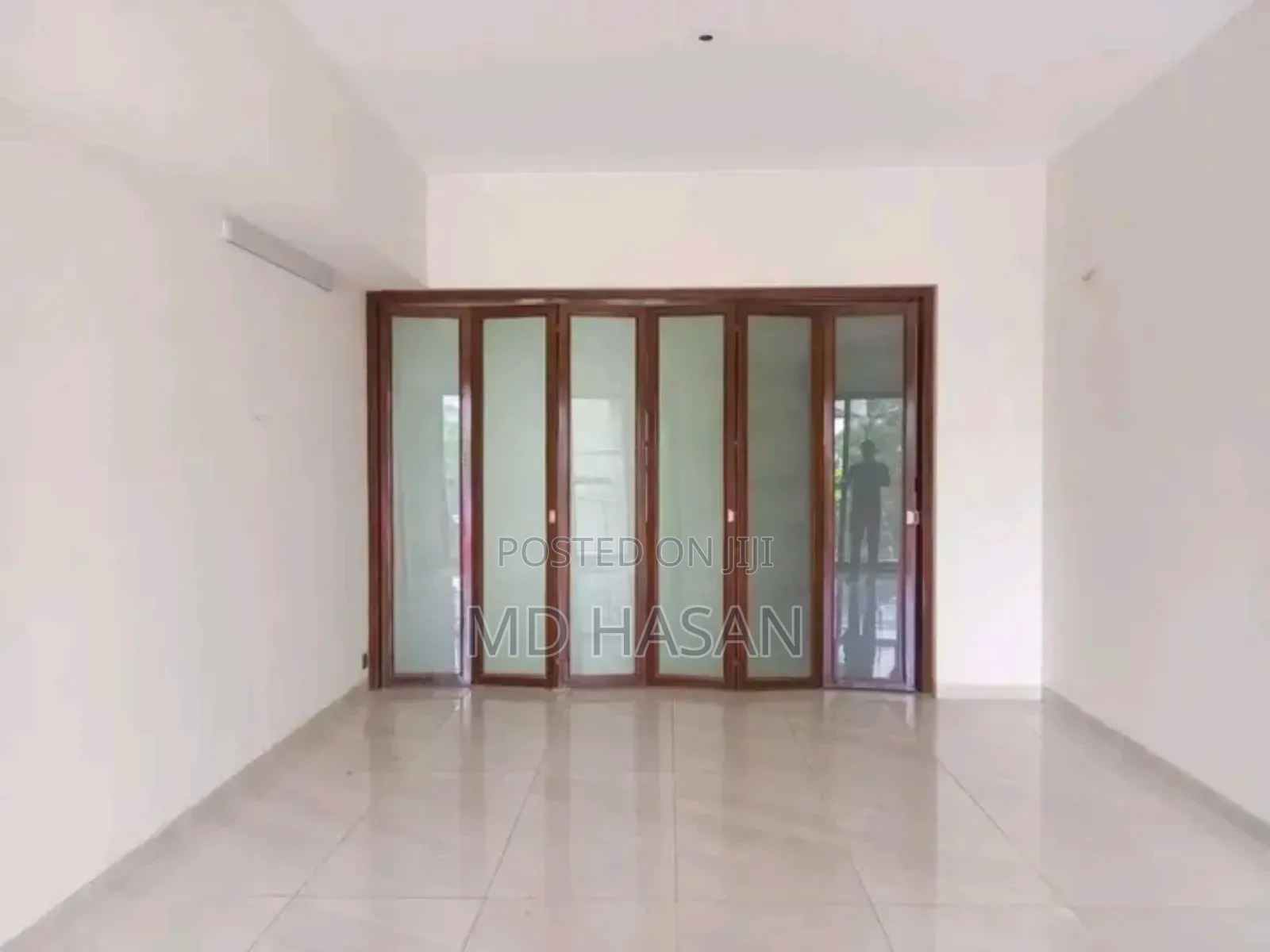 3bdrm Apartment in Semi Furnished for rent