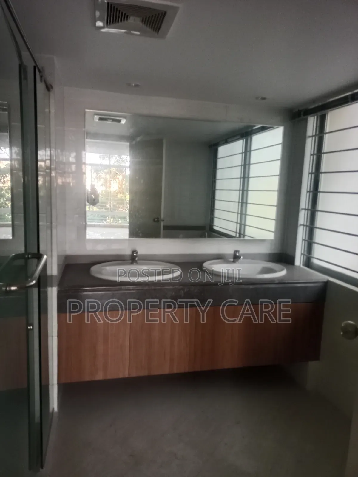 5bdrm Apartment in Gulshan for rent