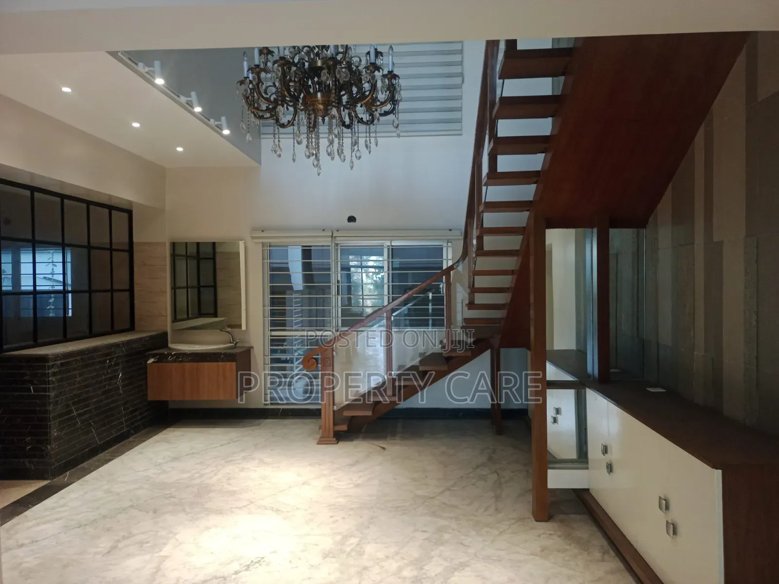5bdrm Apartment in Gulshan for rent