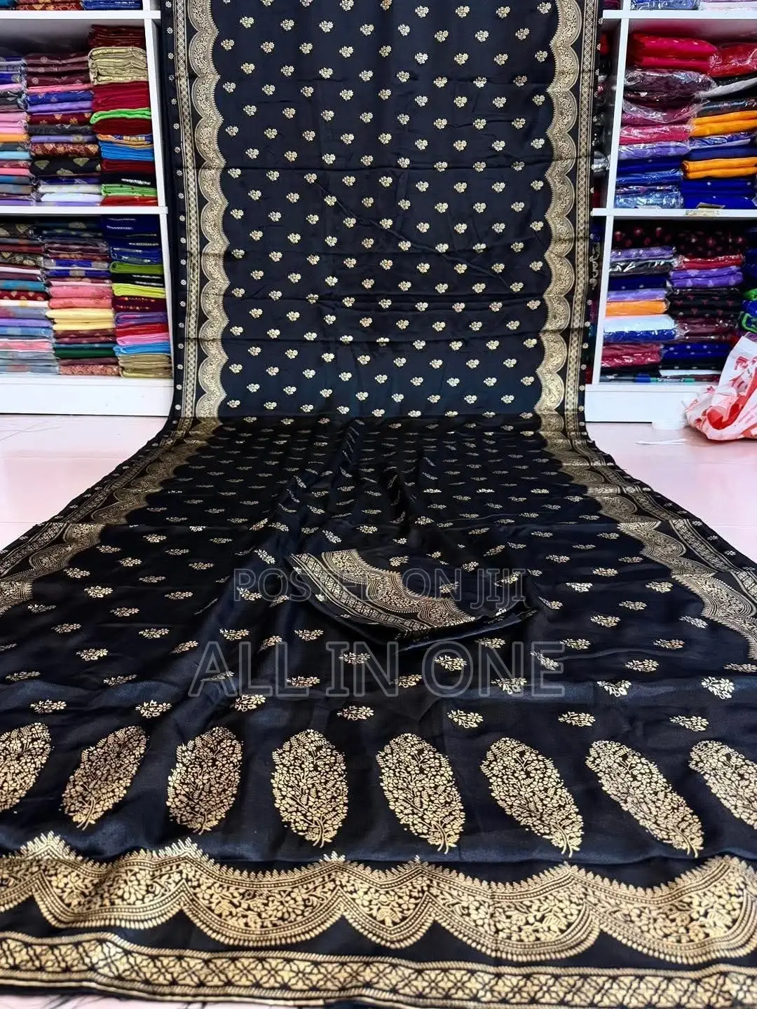 Japani Silk Skin Print Sharee With Blouse Piece