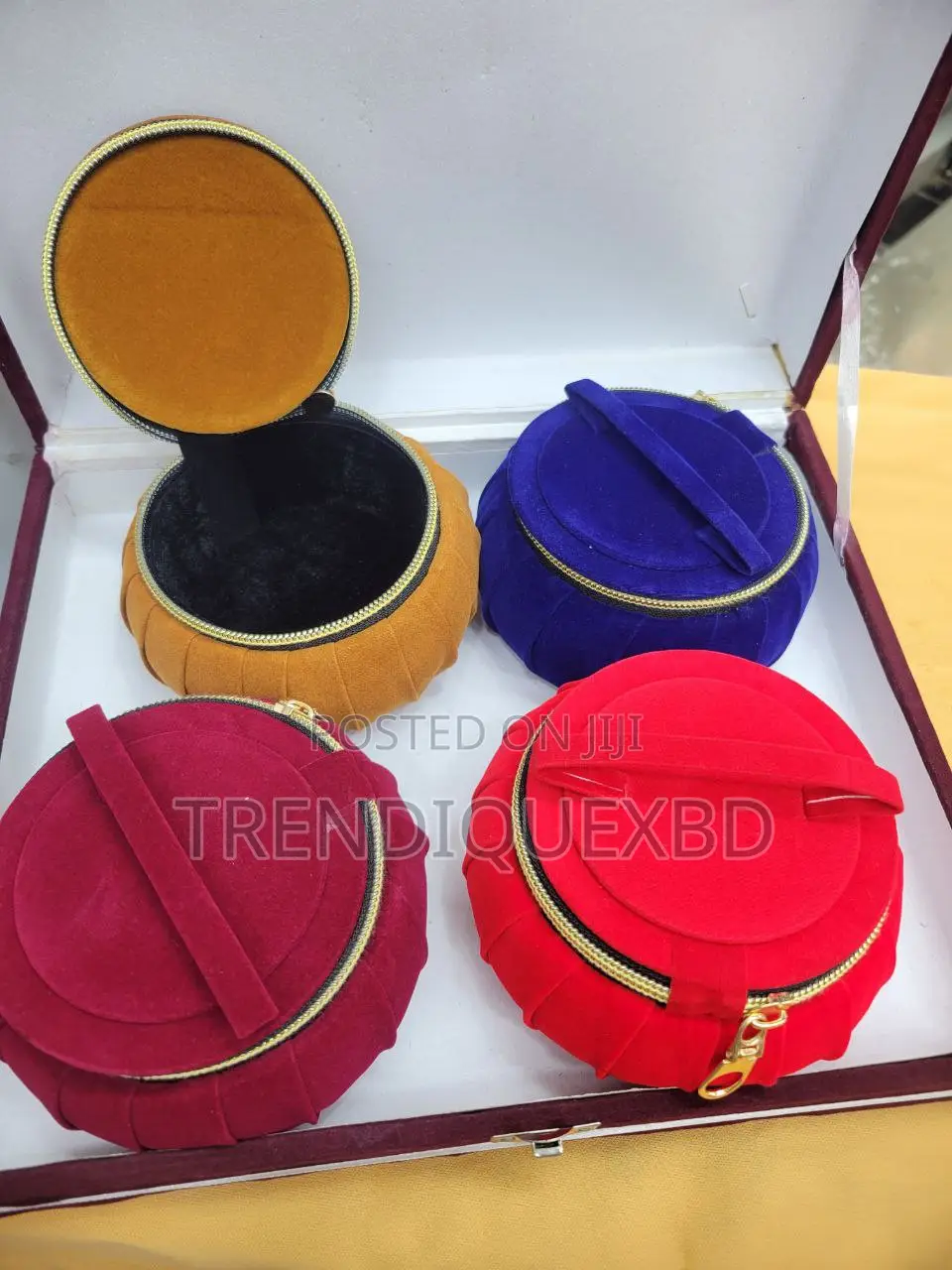 Stylish Velvet Ornament Box – Jewelry Cosmetic Storage Organizer