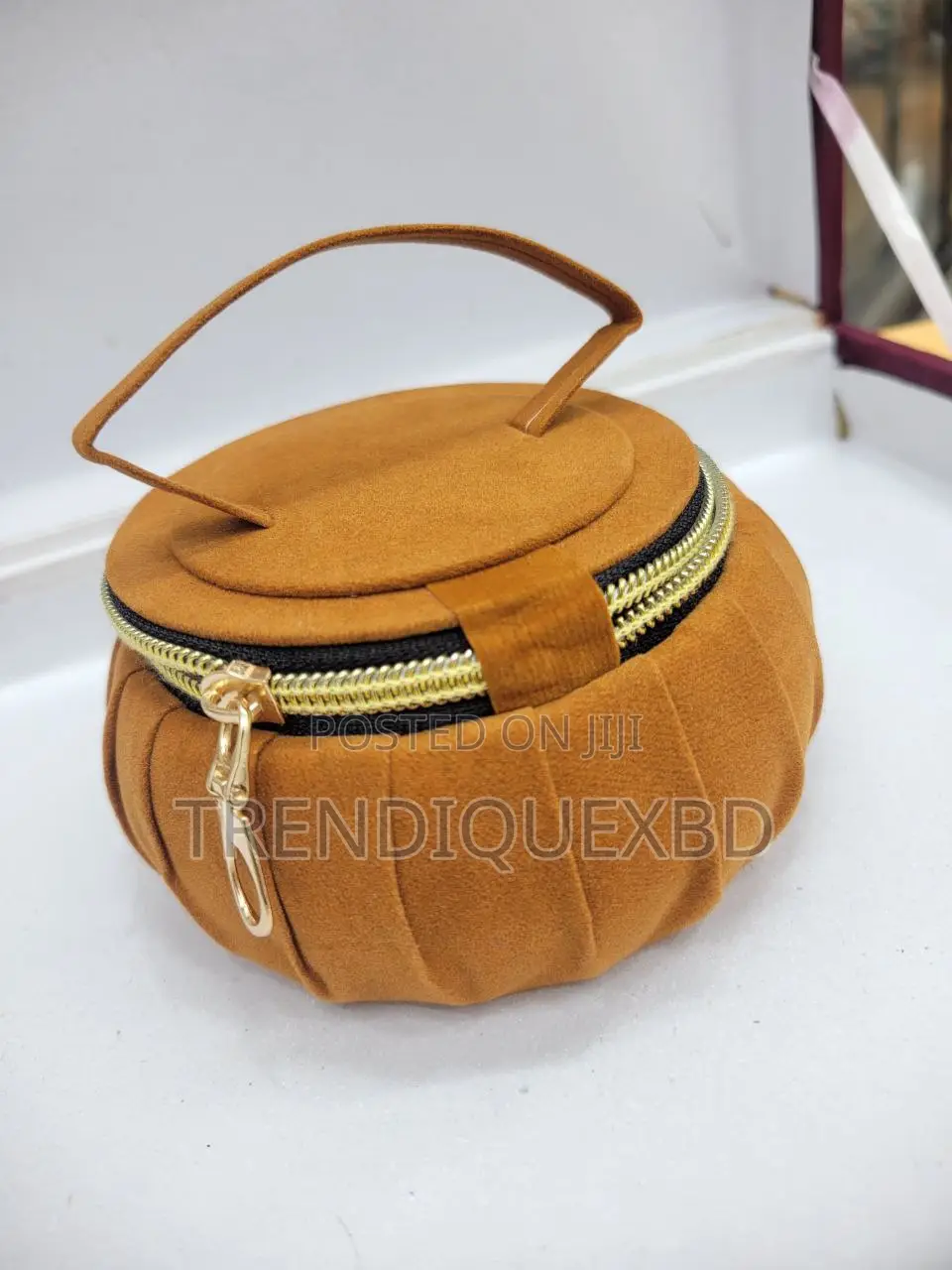 Stylish Velvet Ornament Box – Jewelry Cosmetic Storage Organizer