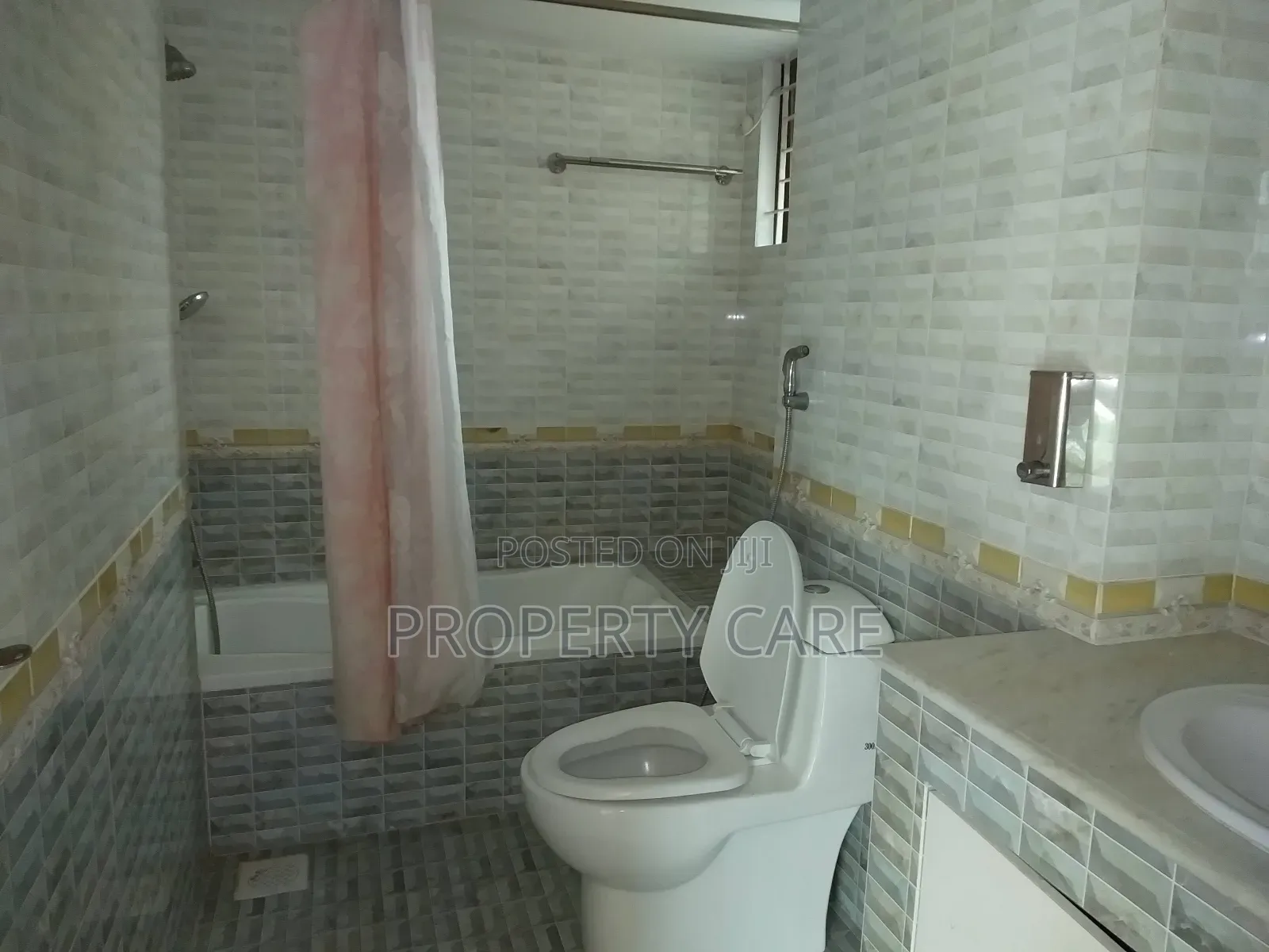 4bdrm Apartment in Gulshan for rent