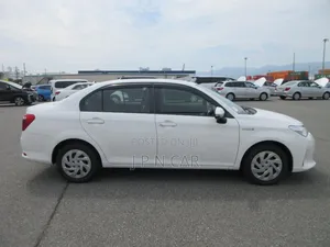 Toyota Axio 1.5 Hybrid 2WD 2020 White