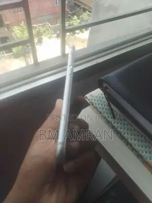 Photo - Apple iPhone 6 64 GB Gray