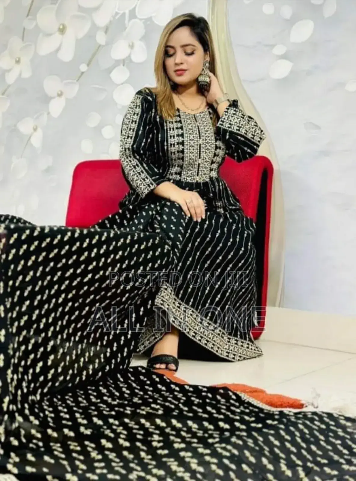 New Nayra Cut Tho Pis