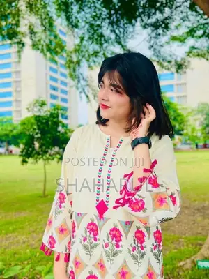 Photo - Ivory Top Three Piece 12438