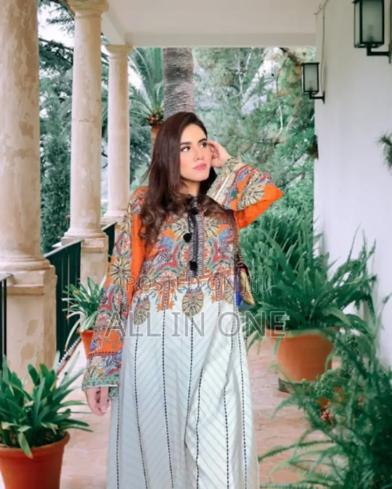 Chic and Sleek Majolica Print FHGV