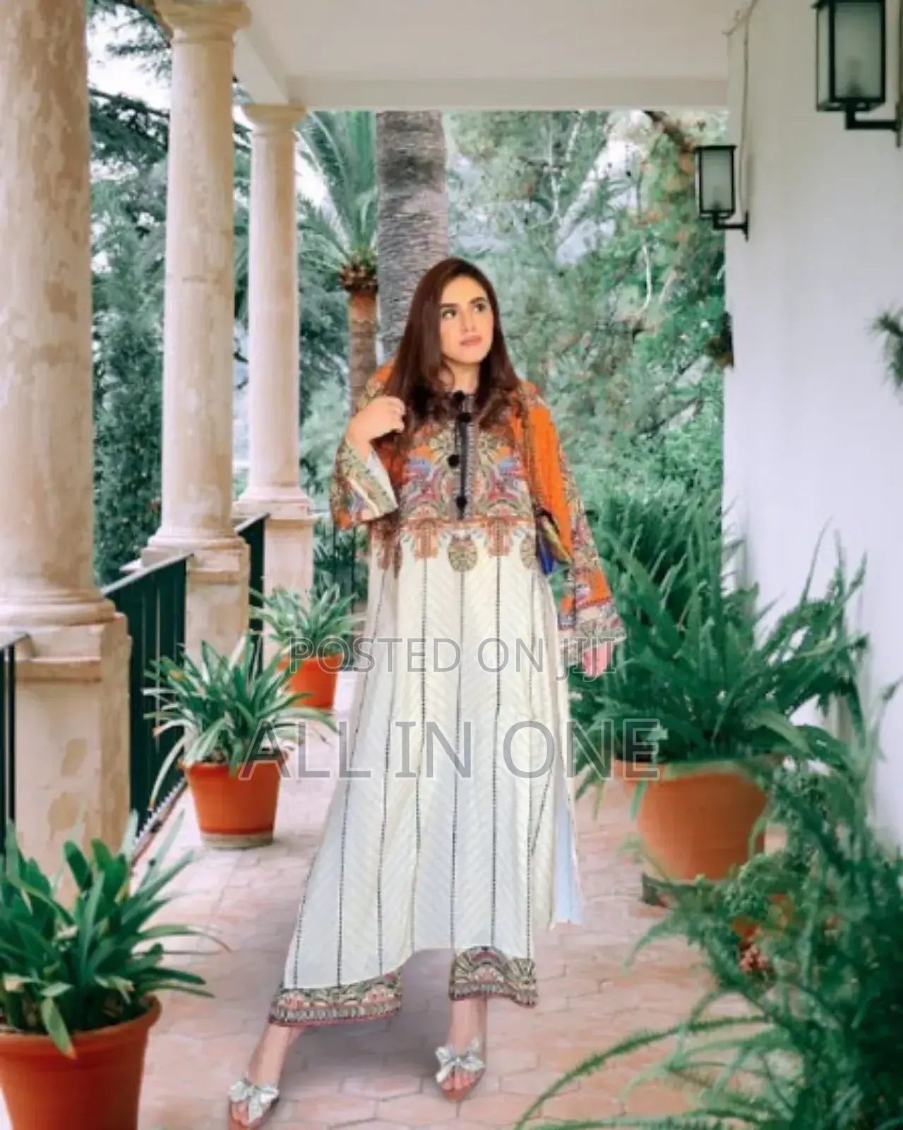 Chic and Sleek Majolica Print FHGV