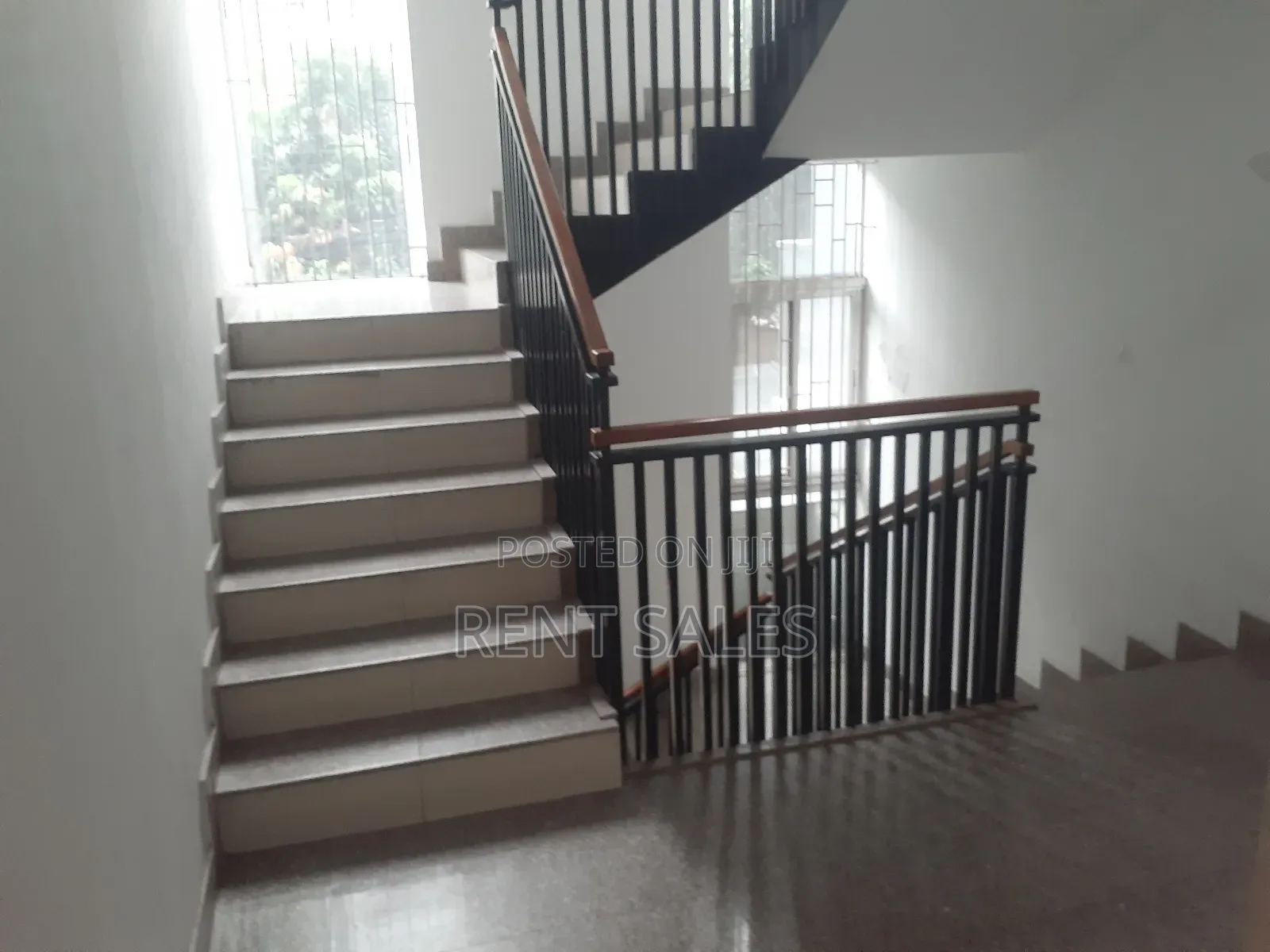 10bdrm House in Gulshan for Sale