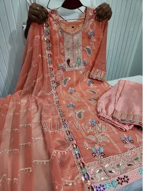 Photo - Readymade Three Piece Uhygf Tryuj Iu HGHG