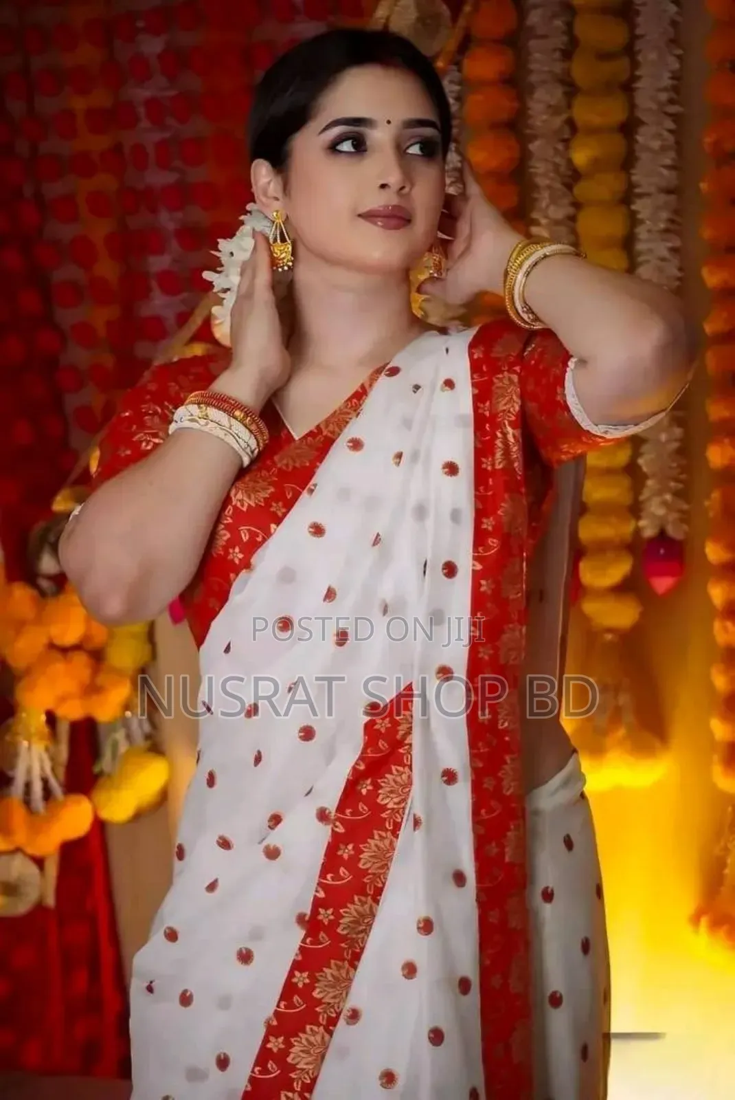 Half Silk Sharee With Blouse Piece
 আকর্ষণীয় লাল পেড়ে সাদা শাড়ী।