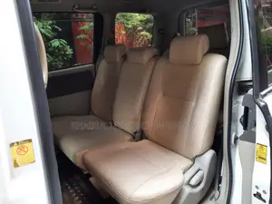 Photo - Toyota Voxy 2010 White