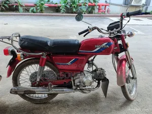 Honda CB 1998 Red