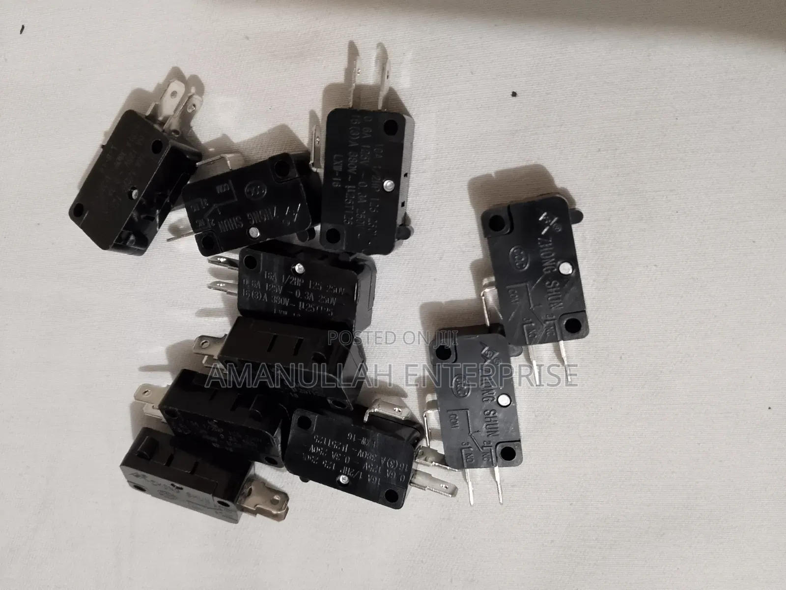 Micro Switch,Often Used in Appliances Like Microwave Ovens.