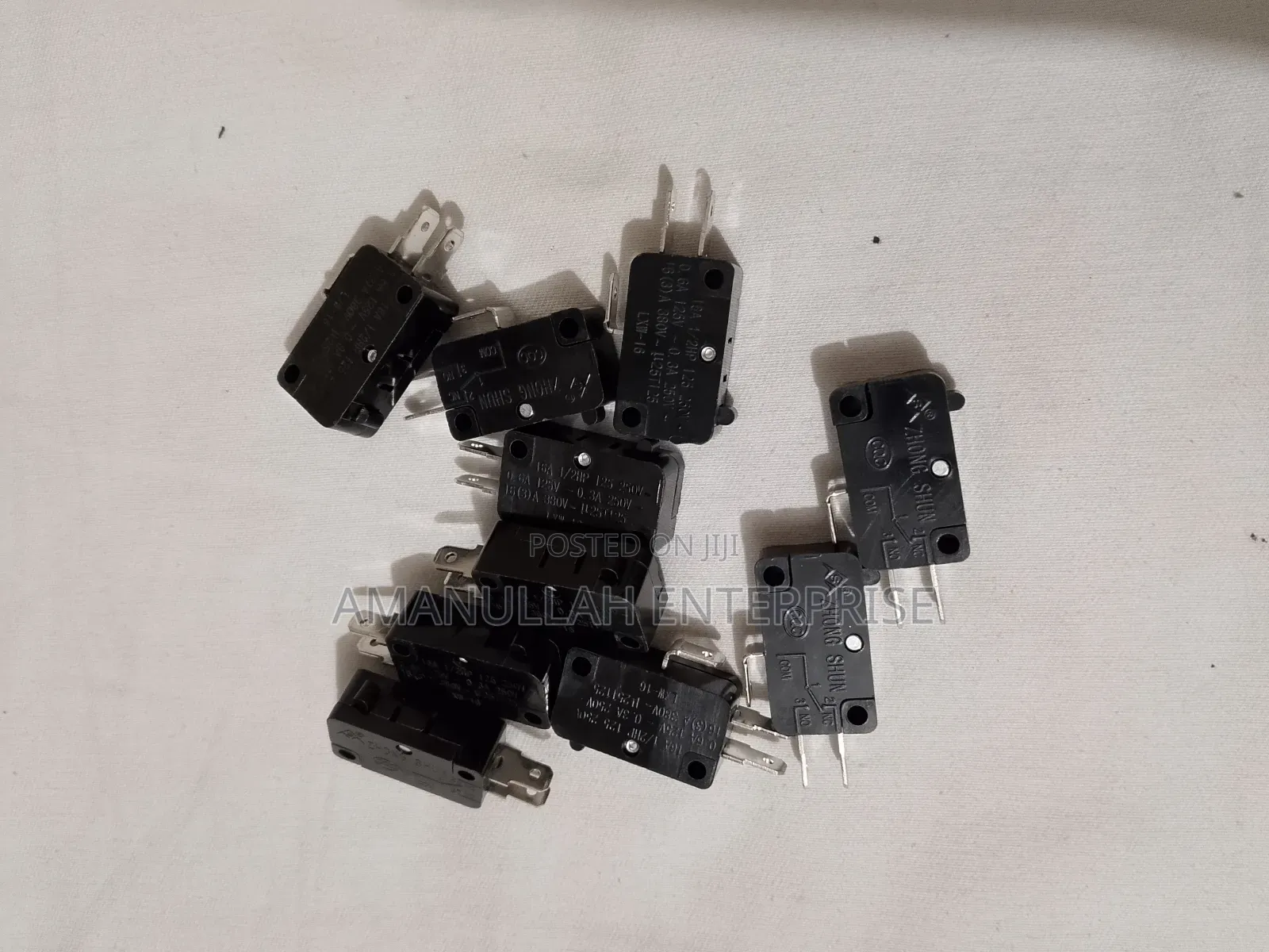 Micro Switch,Often Used in Appliances Like Microwave Ovens.