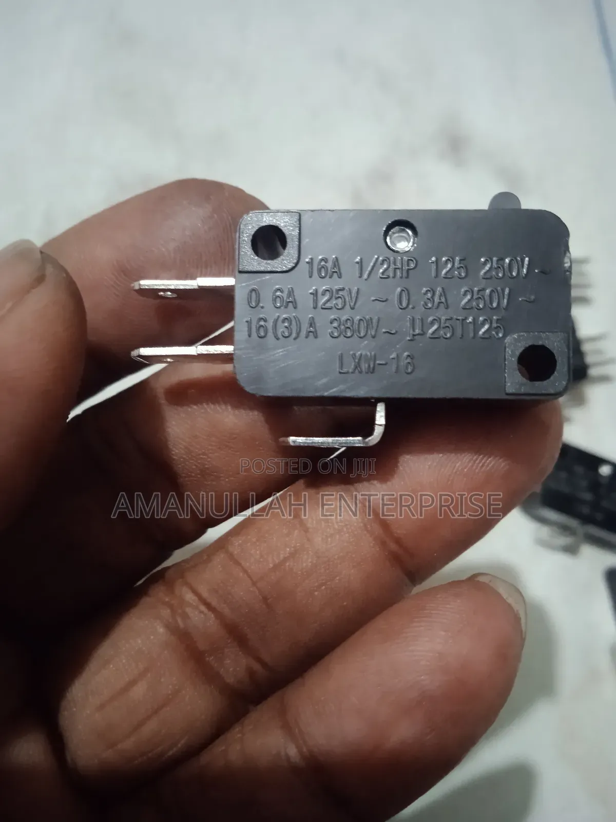 Micro Switch,Often Used in Appliances Like Microwave Ovens.