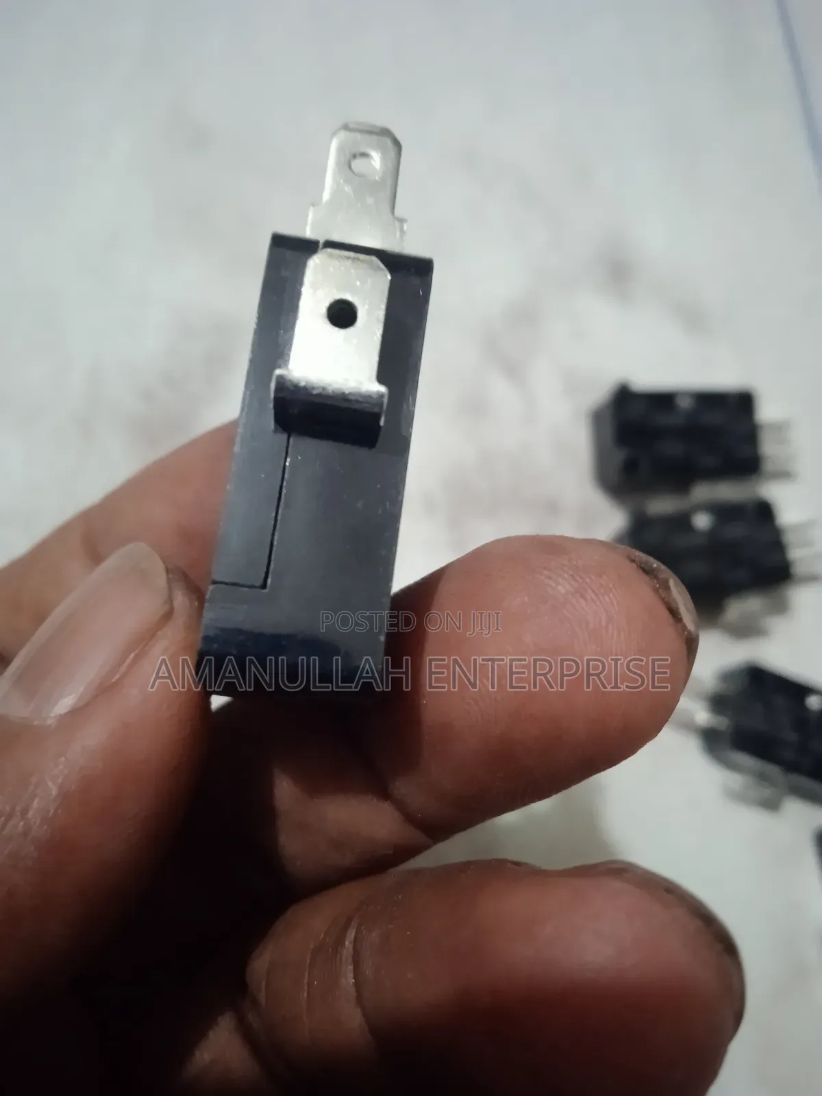 Micro Switch,Often Used in Appliances Like Microwave Ovens.