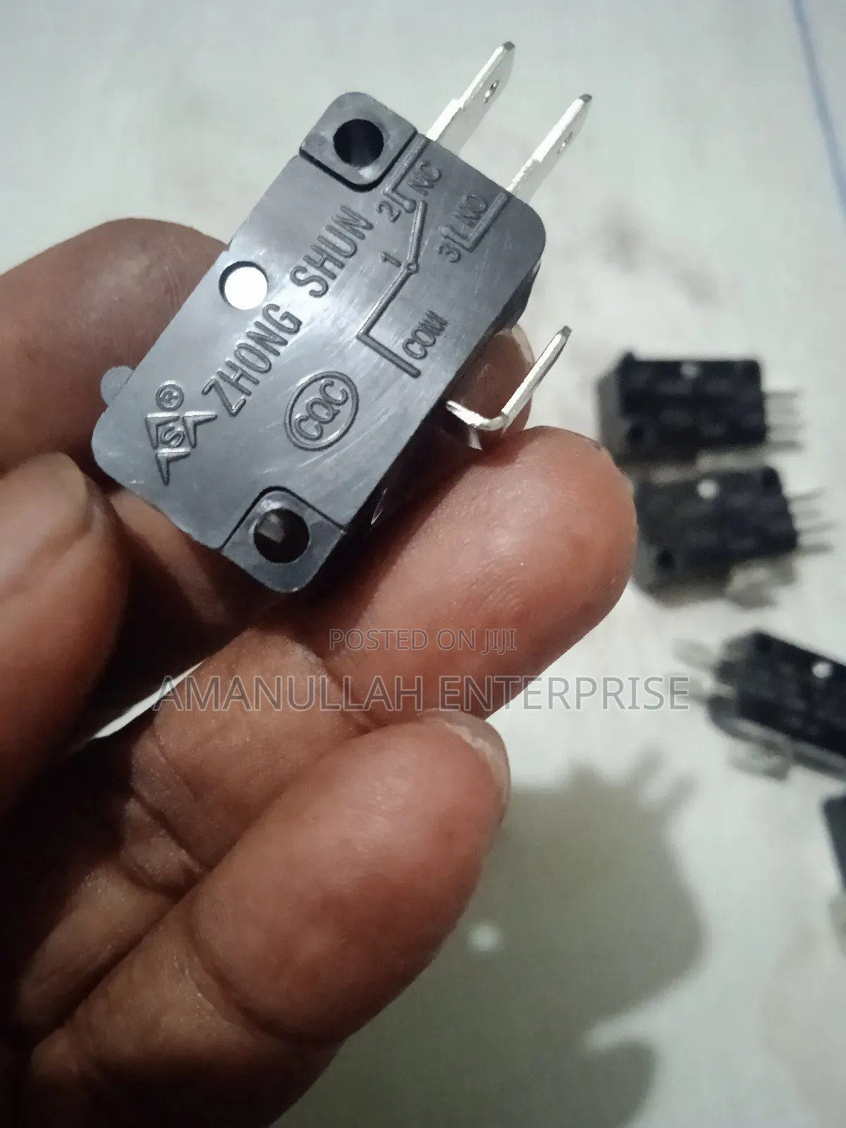 Micro Switch,Often Used in Appliances Like Microwave Ovens.