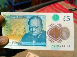 Photo - Authentic 5£ Banknote ( Polymer) - Bank of England