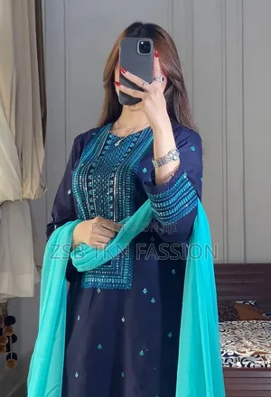 Photo - Sequence Embroidery Three Piece Gjcy Fnuxg CTH